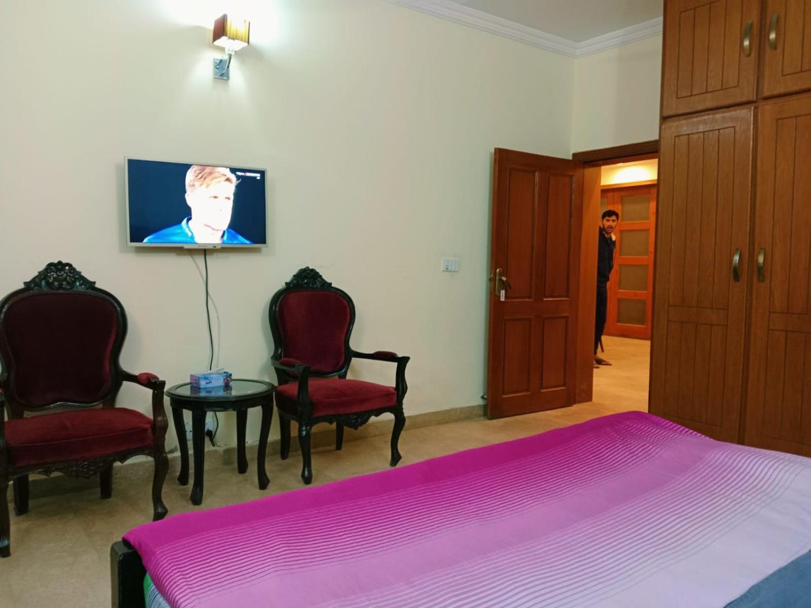 Royal Galaxy Bed & Breakfast Islamabad - For Families Only 외부 사진