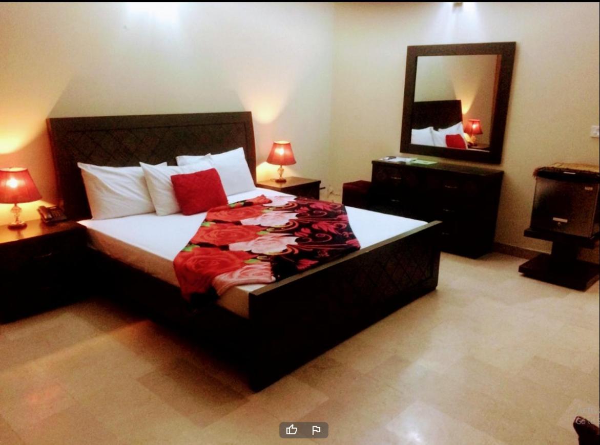 Royal Galaxy Bed & Breakfast Islamabad - For Families Only 외부 사진